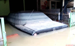 Mobil Matik Terendam Banjir, Perhatikan Hal Ini Biar Kantong tak Jebol! 