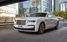 Model Minimalis Pakai Teknologi Canggih, New Rolls-Royce Ghost 2020 Resmi Mengaspal