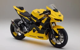 Sinergi Honda x Onitsuka Tiger, Pamer Kolaborasi Sepeda Motor di Milan