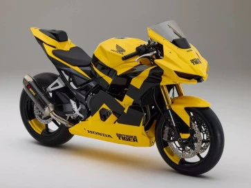 Sinergi Honda x Onitsuka Tiger, Pamer Kolaborasi Sepeda Motor di Milan