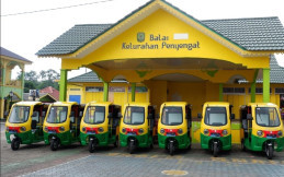 Gelis Luncurkan Becak Listrik Pertama di Indonesia  
