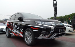 Dukung Perkembangan Kendaraan Listrik, Mitsubishi Ramaikan Event Jakarta Langit Biru