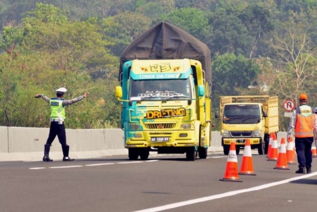 Pengusaha Truk di Jatim Sepakat Tindak Tegas Truk Berlebih Muatan