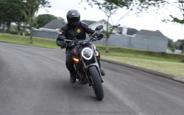 Begini Cara Berkendara Sepeda Motor yang Benar Ala Instruktur Safety Riding