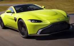 Aston Martin Vantage Terbaru Cantik Bertenaga Besar