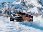 Rayakan Ulang Tahun ke-85, Jeep Wrangler Whitecap Tampil Klasik dengan Atap Putih Ikonik