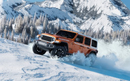 Rayakan Ulang Tahun ke-85, Jeep Wrangler Whitecap Tampil Klasik dengan Atap Putih Ikonik