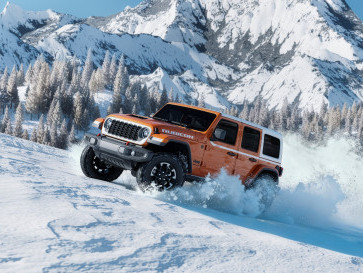 Rayakan Ulang Tahun ke-85, Jeep Wrangler Whitecap Tampil Klasik dengan Atap Putih Ikonik