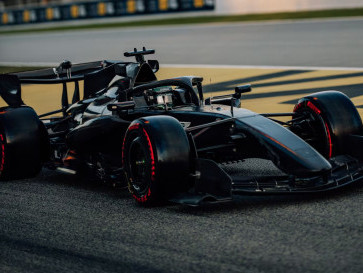 Lance Stroll Menyelesaikan Putaran dengan Aston Martin AMR26