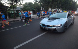 BMW semarakkan Bandung West Java Marathon 2017