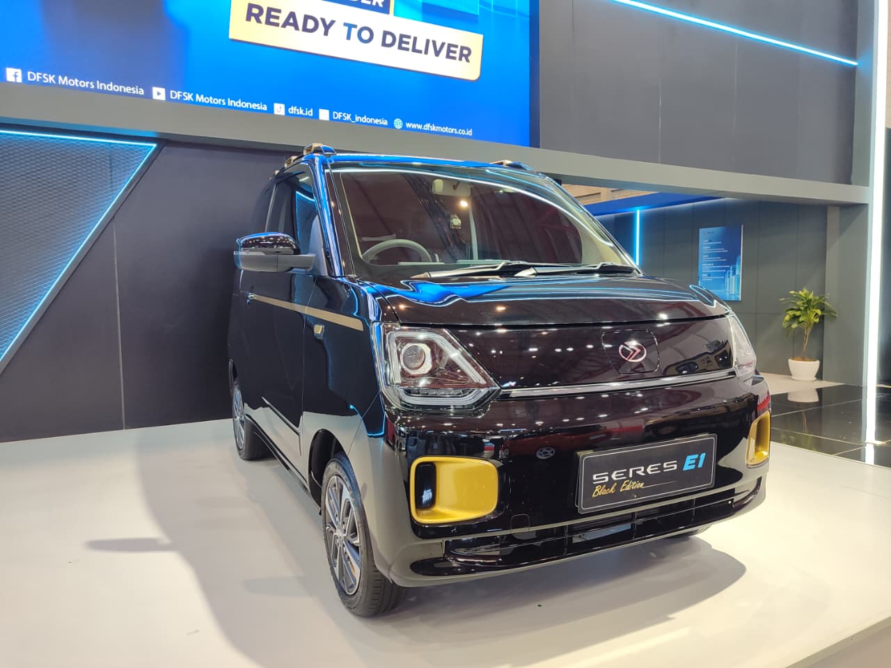 Seres E1 Dibalut Warna Eksklusif, DFSK Perkenalkan Logo Baru