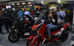 Hai Ukhti... Ada Helm Khusus Buat Hijabers Nih Dari Cargloss