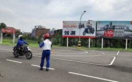 Puluhan Pengguna Honda PCX Ikuti Pelatihan Pelopor Keselamatan Berkendara