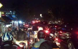 Cara Aman Mudik Naik Motor di Malam Hari