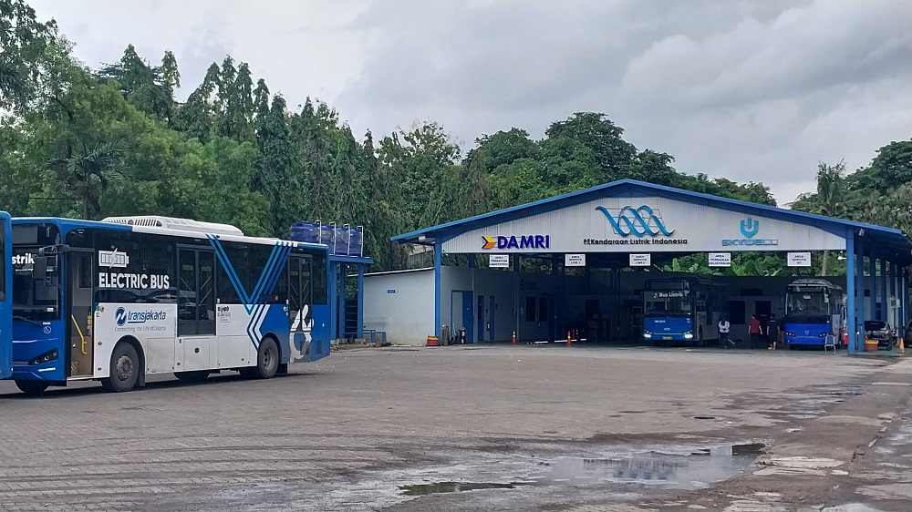 Pastikan Bus Listrik dalam Kondisi Optimal, Damri Lakukan Pemeriksaan Rutin Setiap Hari
