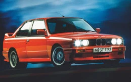 Sejarah 40 Tahun BMW M3: Dari Sedan Reli Hingga Ikon Otomotif