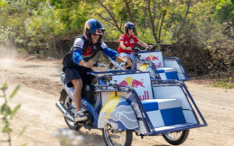Jorge Martin dan Pedro Acosta Balapan Becak Motor Tradisional Indonesia