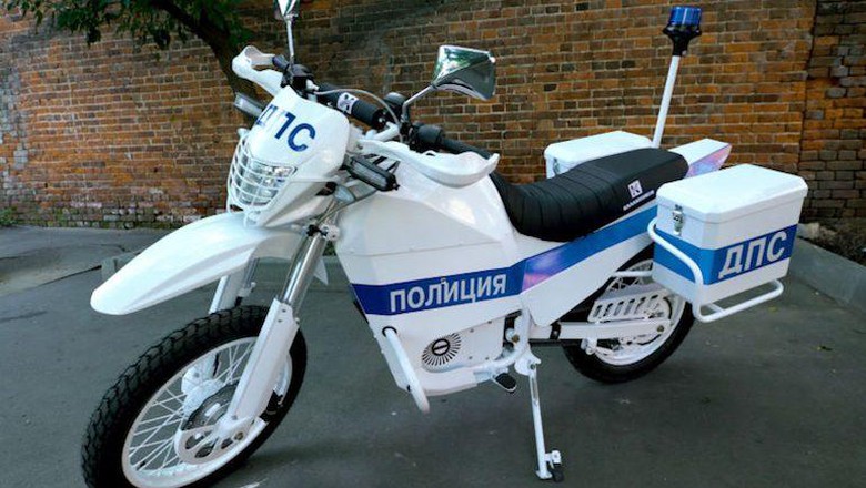Pabrikan Senapan AK-47 Produksi Motor Listrik