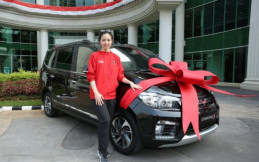 Sabet Medali Emas di Asian Games, Lindswell Kwok Diganjar 1 Unit Wuling Confero S