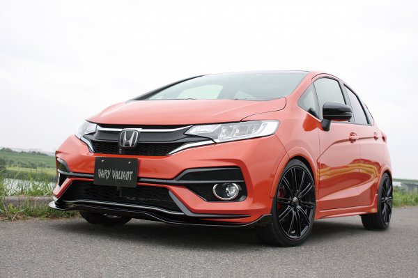 Gaya Simpel Honda Jazz GK5 Pakai Kit Vary Valiant