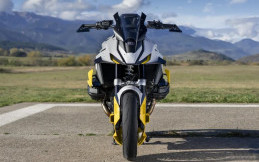 BMW R 1300 GS Berbaju Kit Puig 'Pista' Tampangnya Lebih Garang!