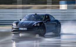 Porsche Taycan Cetak Rekor Dunia
