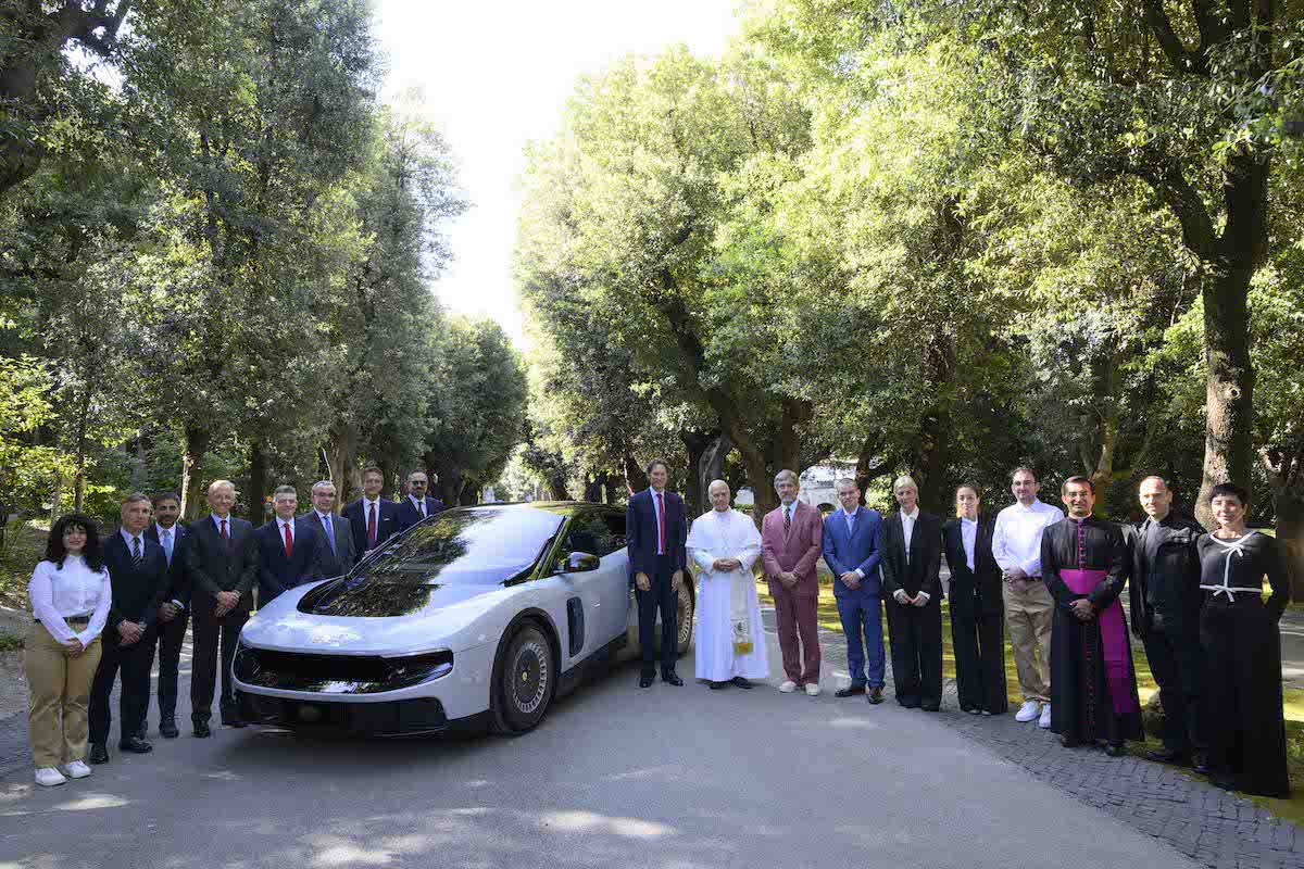 John Elkann-Paus Leone XIV