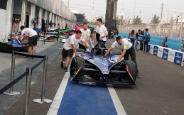 Nonton Balap Formula E di Jakarta E-Prix, Naik Shuttle Bus Listrik MAB yuk!