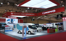 Tak Hanya Jualan Kendaraan di GIIAS 2022, Hino Juga Fokus pada Keselamatan Berkendara
