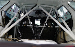 Roll Cage Dalam atau Luar, Apa Perbedaannya?