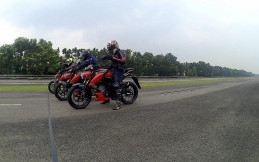 Komunitas Dan Club Motor Berkesempatan Jajal GSX Series
