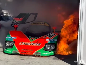 Mobil Balap Langka Mazda 767B Terbakar di Amerika Serikat