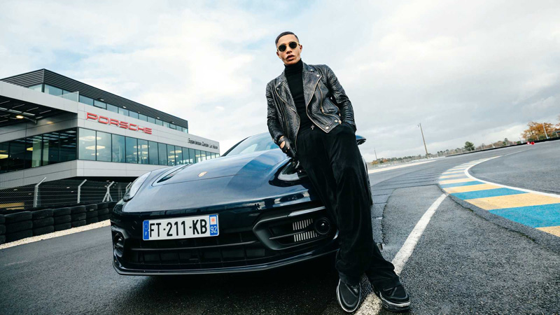 Kolaborasi Porsche dan Oliver Rousteing Garap Video Media Sosial
