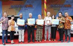 Daihatsu Serahkan 7 Unit Rekondisi Untuk Konsumen di Sumatera