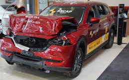 Unik, Dealer Mobil Ramai-ramai Pajang Mobil Bekas Tabrakan