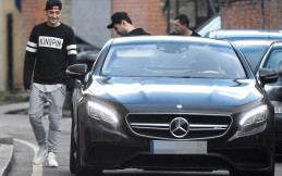 Ini Koleksi Mobil Mercedes-Benz Mesut Ozil