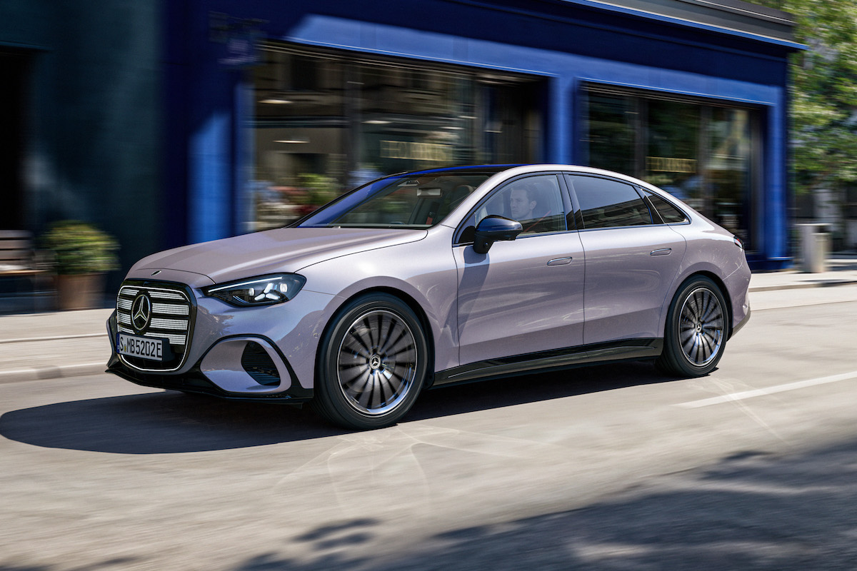 5 Keunggulan Mercedes-Benz C 300 4MATIC Listrik untuk Pecinta Sedan