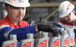 Dengan 5 Fitur Ini, Konsumen Bisa Bedakan Oli Asli dan Palsu