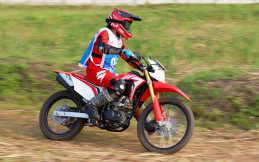 Sebelum Naik Motor Off-road, Ketahui Jenis Sepatunya Dulu Yuk