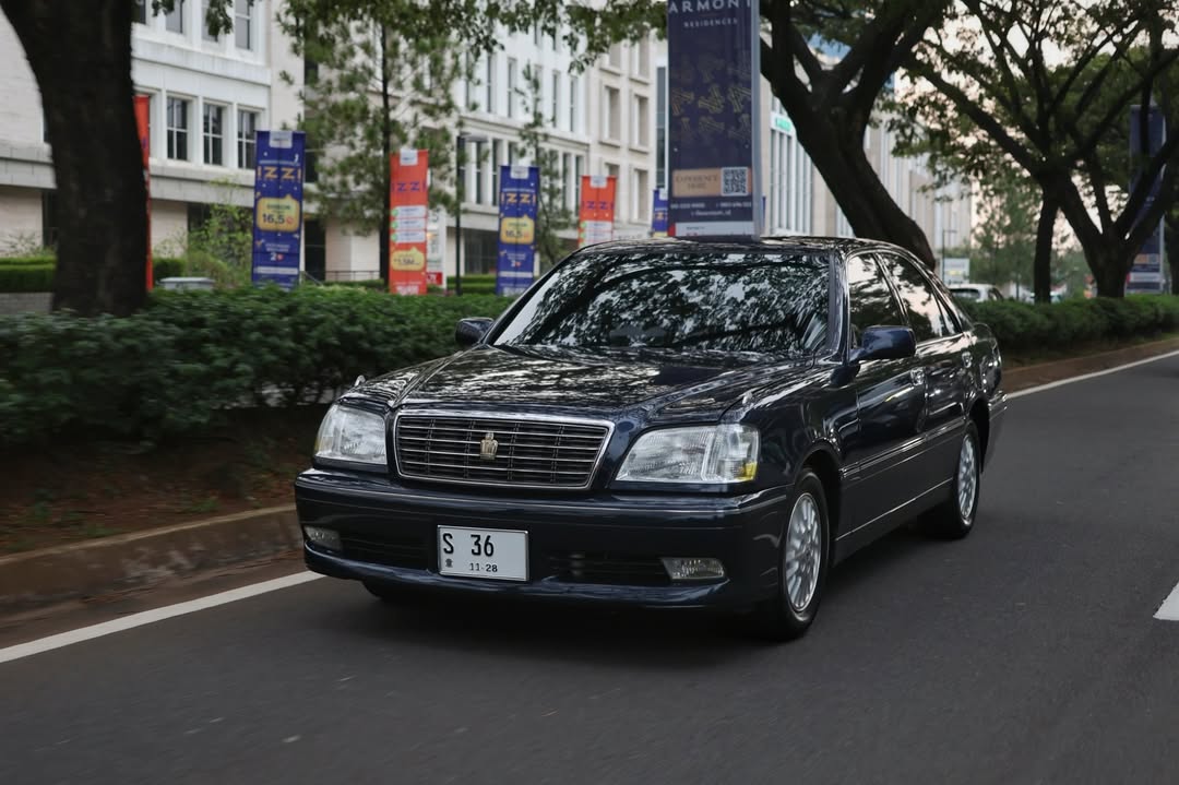 Kupas Fitur dan Spesifikasi Toyota Crown JZS175, Sedan Mewah Legendaris Jepang