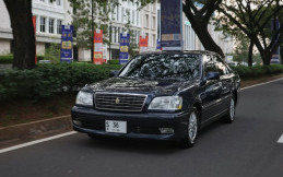 Kupas Fitur dan Spesifikasi Toyota Crown JZS175, Sedan Mewah Legendaris Jepang
