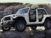 Ikonik, Jeep Rilis Wrangler dan Gladiator Edisi Khusus 85th Anniversary Bergaya Retro