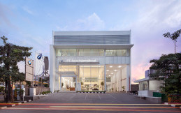 Perkuat Jaringan, Astra dan BMW Resmikan Showroom di Pluit