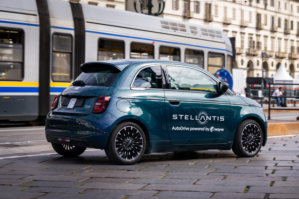 Stellantis and Wayve to Demonstrate AI-Powered, Hands-Free Driving at Wave by Vento 2026