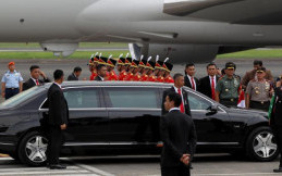 Mercedes-Maybach S600 Anti Peluru Sambut Raja Salman Di Bandara Halim