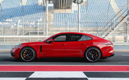 Porsche Panamera GTS 2019 Resmi Meluncur
