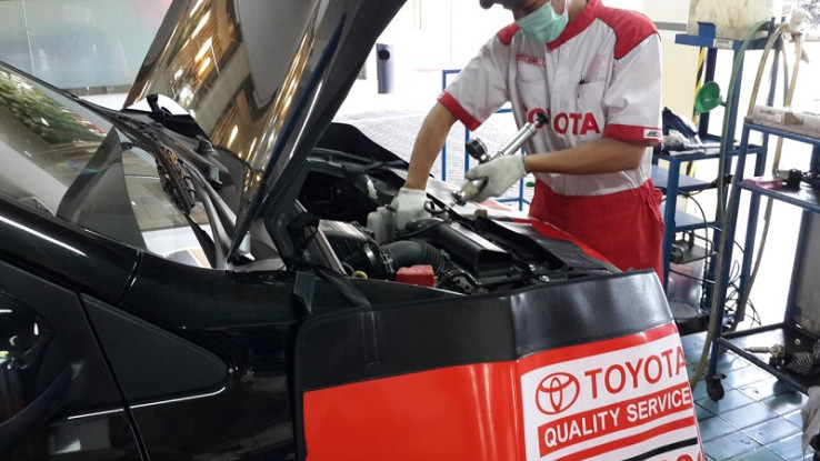 Auto2000 Berikan Oli Gratis kepada Pengguna Toyota Avanza