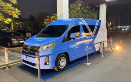 Toyota HiAce Premio Jadi Transportasi Penumpang Difabel Transjakarta