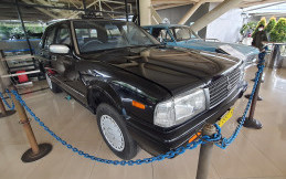 Nissan Cedric Armada Taksi Premium Pertama Blue Bird