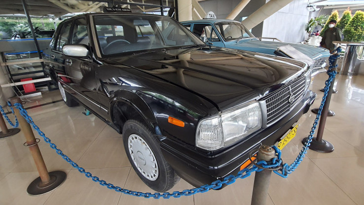 Nissan Cedric Armada Taksi Premium Pertama Blue Bird